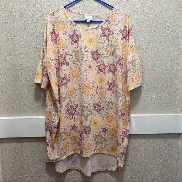 NWT LuLaRoe Irma Size Large Top - Picture 1 of 4